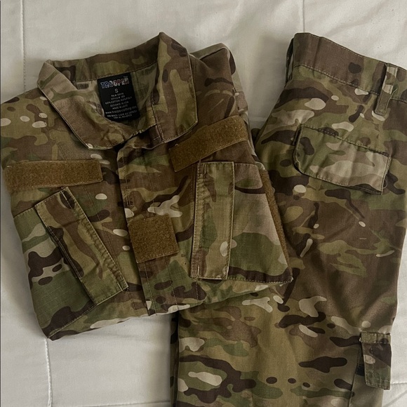 Camouflage Military Jacket and Pants Set - Picture 3 of 5